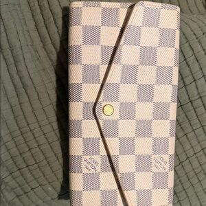 Sara LOUIS VUITTON WITH COA